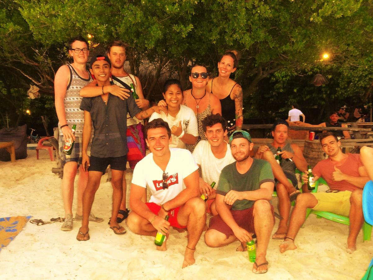 Good Vibes Bungalows Gili Trawangan Exterior photo