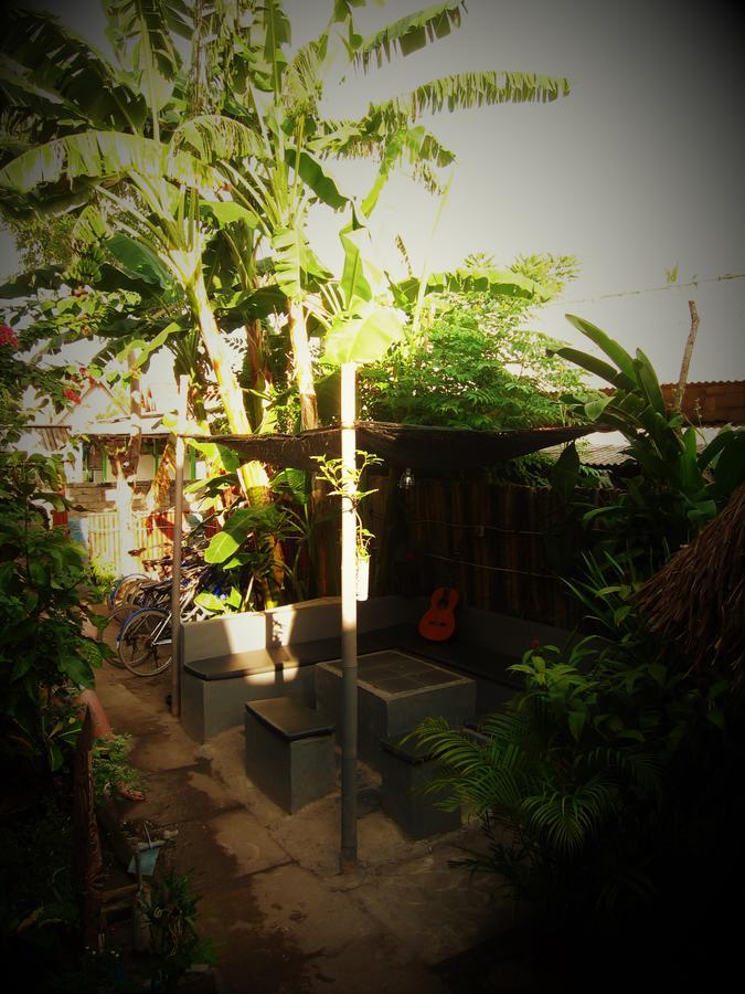 Good Vibes Bungalows Gili Trawangan Exterior photo