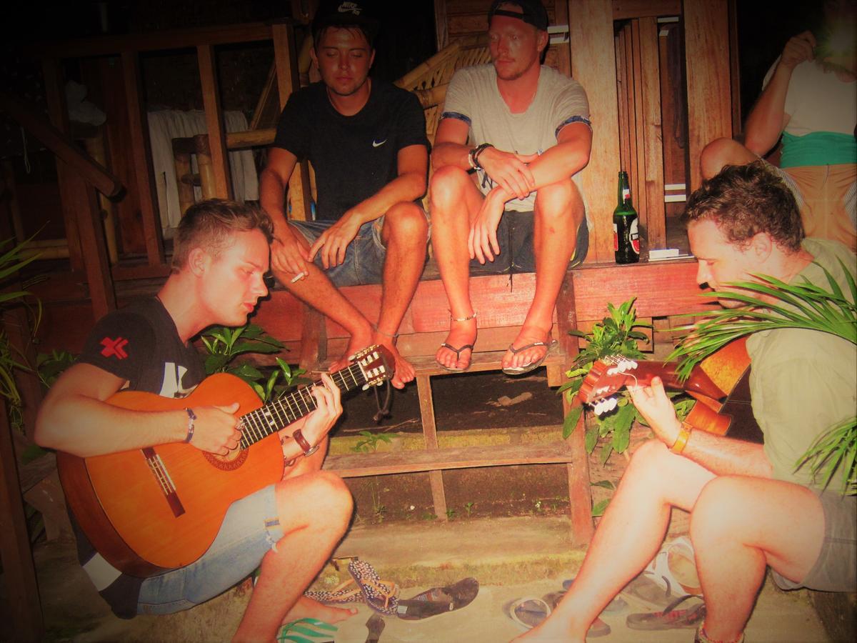 Good Vibes Bungalows Gili Trawangan Exterior photo