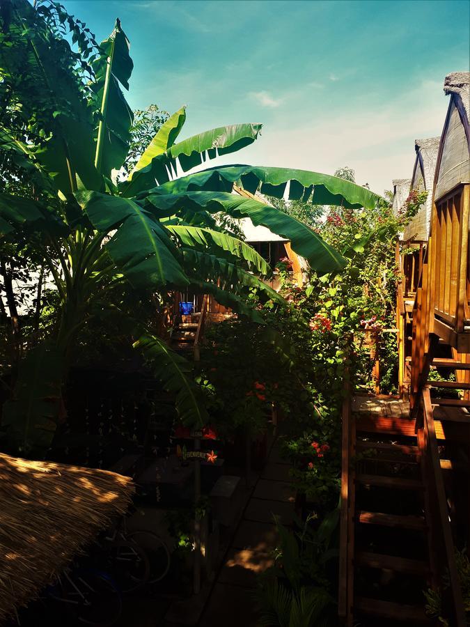 Good Vibes Bungalows Gili Trawangan Exterior photo